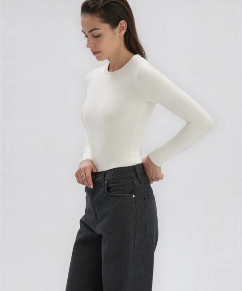 Body z prostym dekoltem ecru