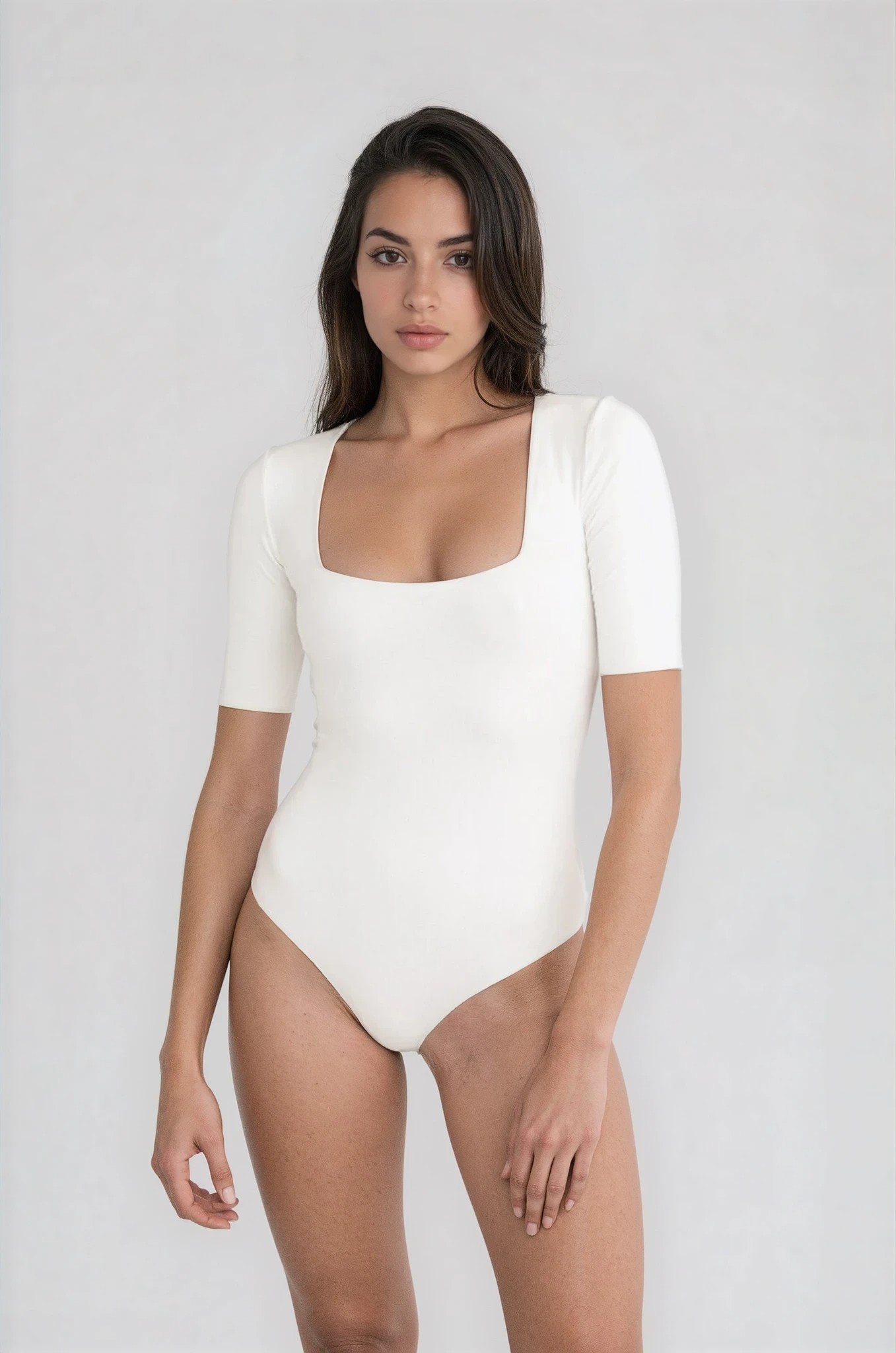 Body z kwadratowym dekoltem ecru