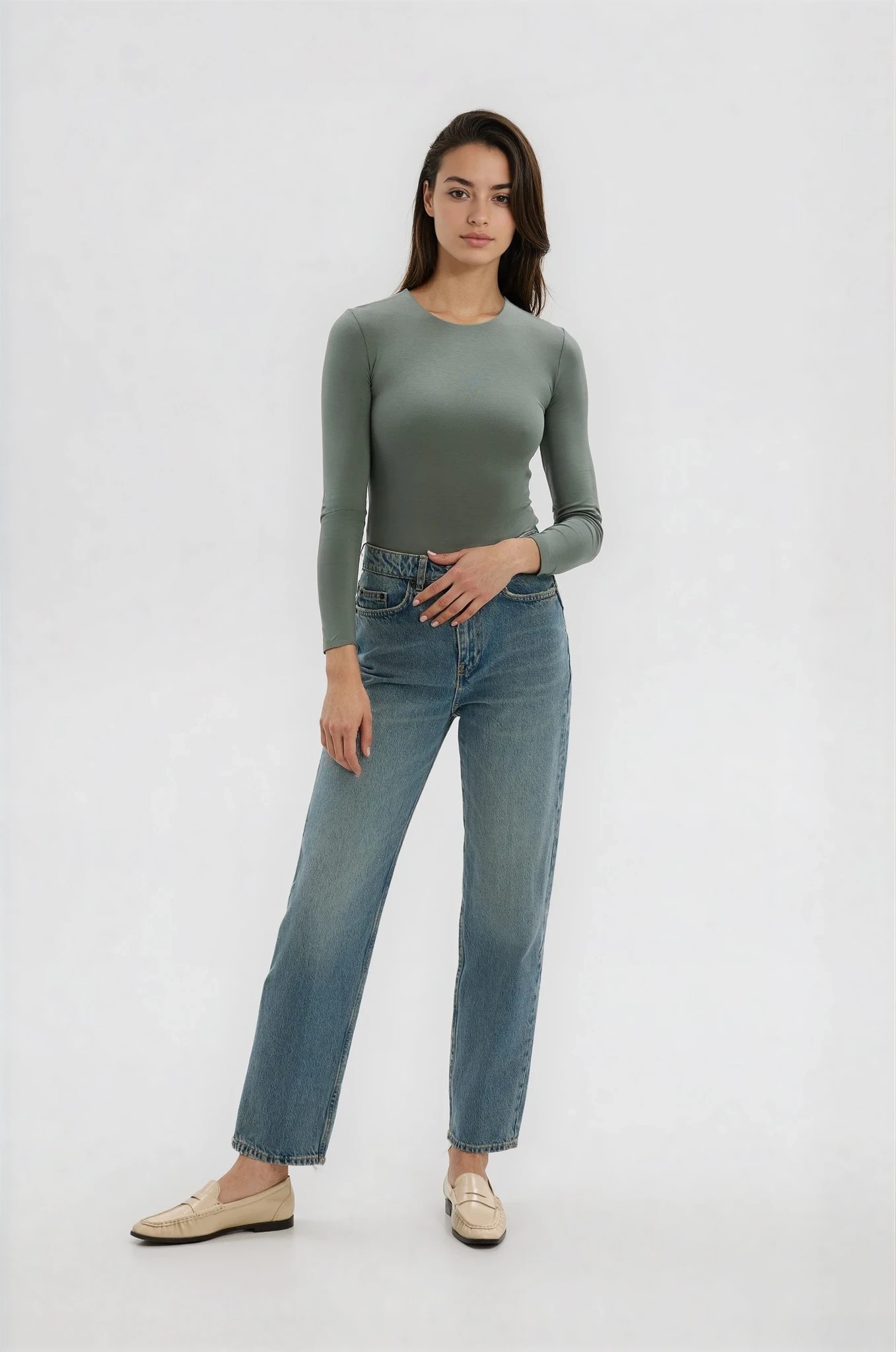 Body z prostym dekoltem khaki