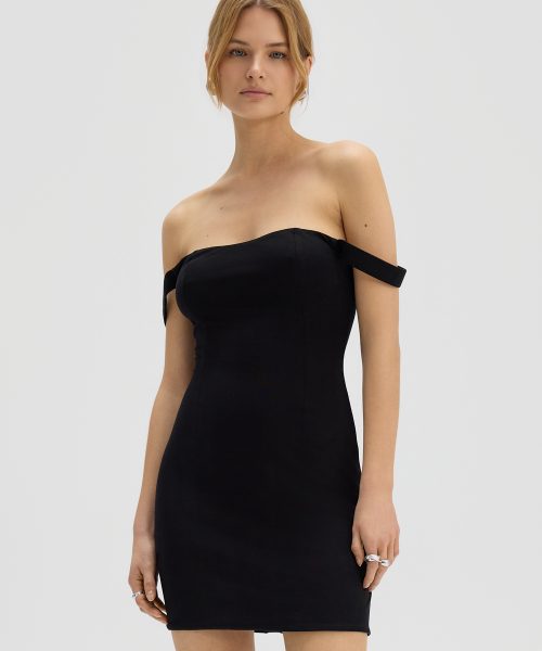 Sukienka mini z odkrytymi ramionami czarna