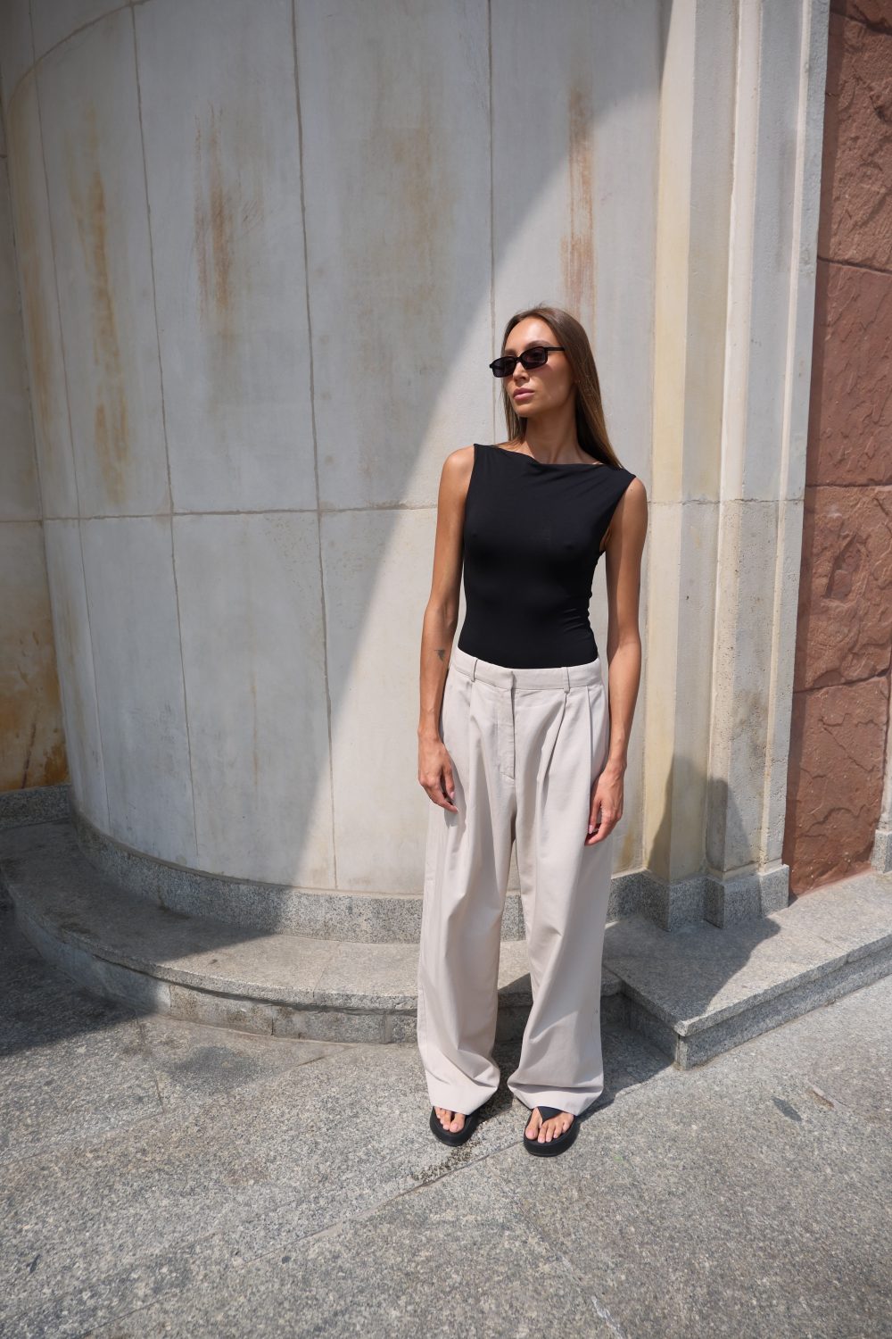 Body z rozciętym dekoltem short czarne