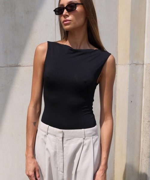 Body z rozciętym dekoltem short czarne