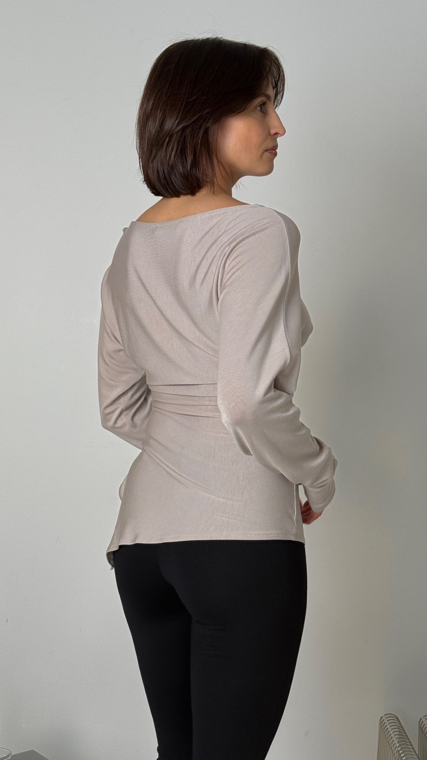 Bluzka fly z rozcięciami z dzianiny beżowa