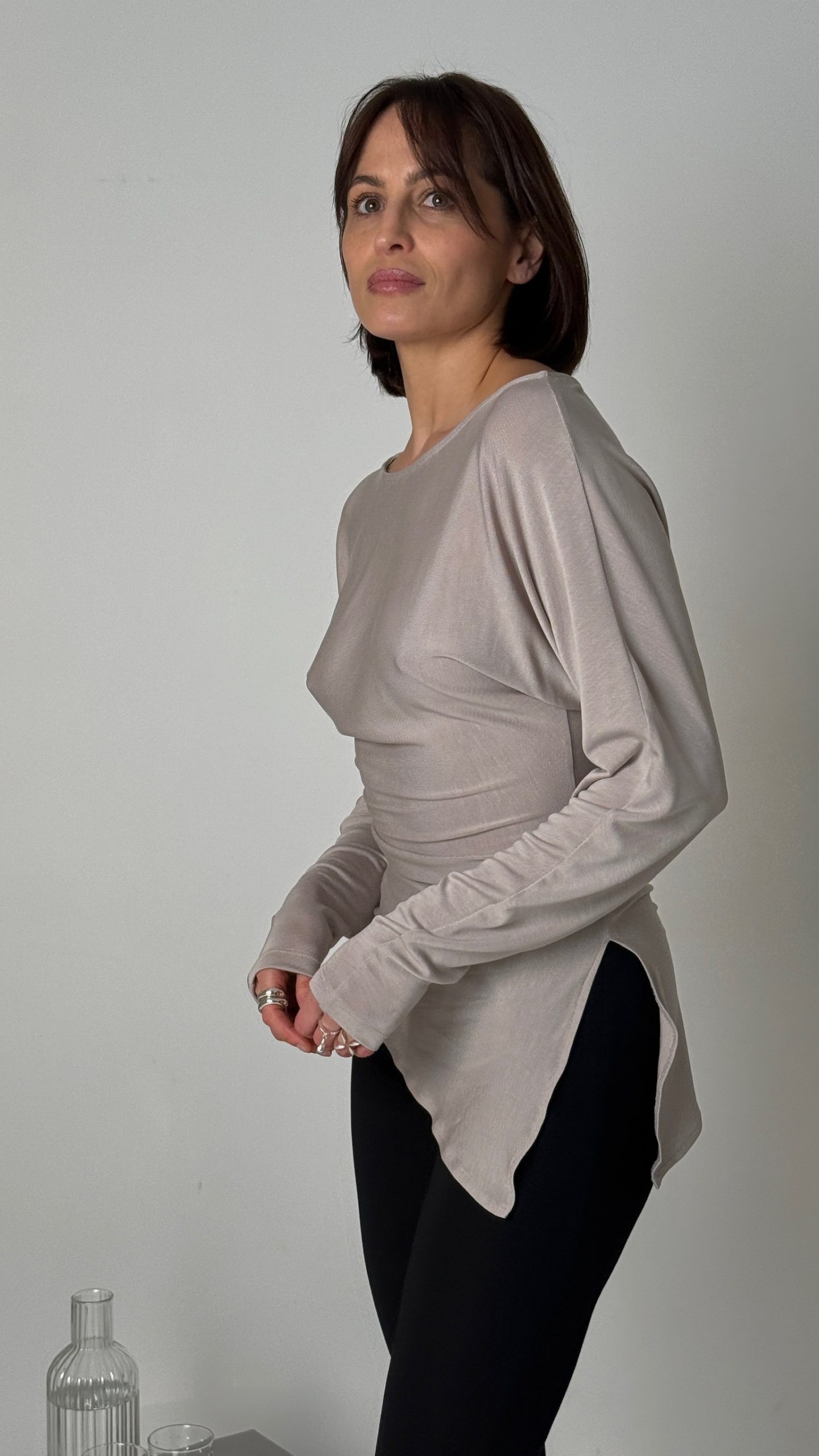 Bluzka fly z rozcięciami z dzianiny beżowa