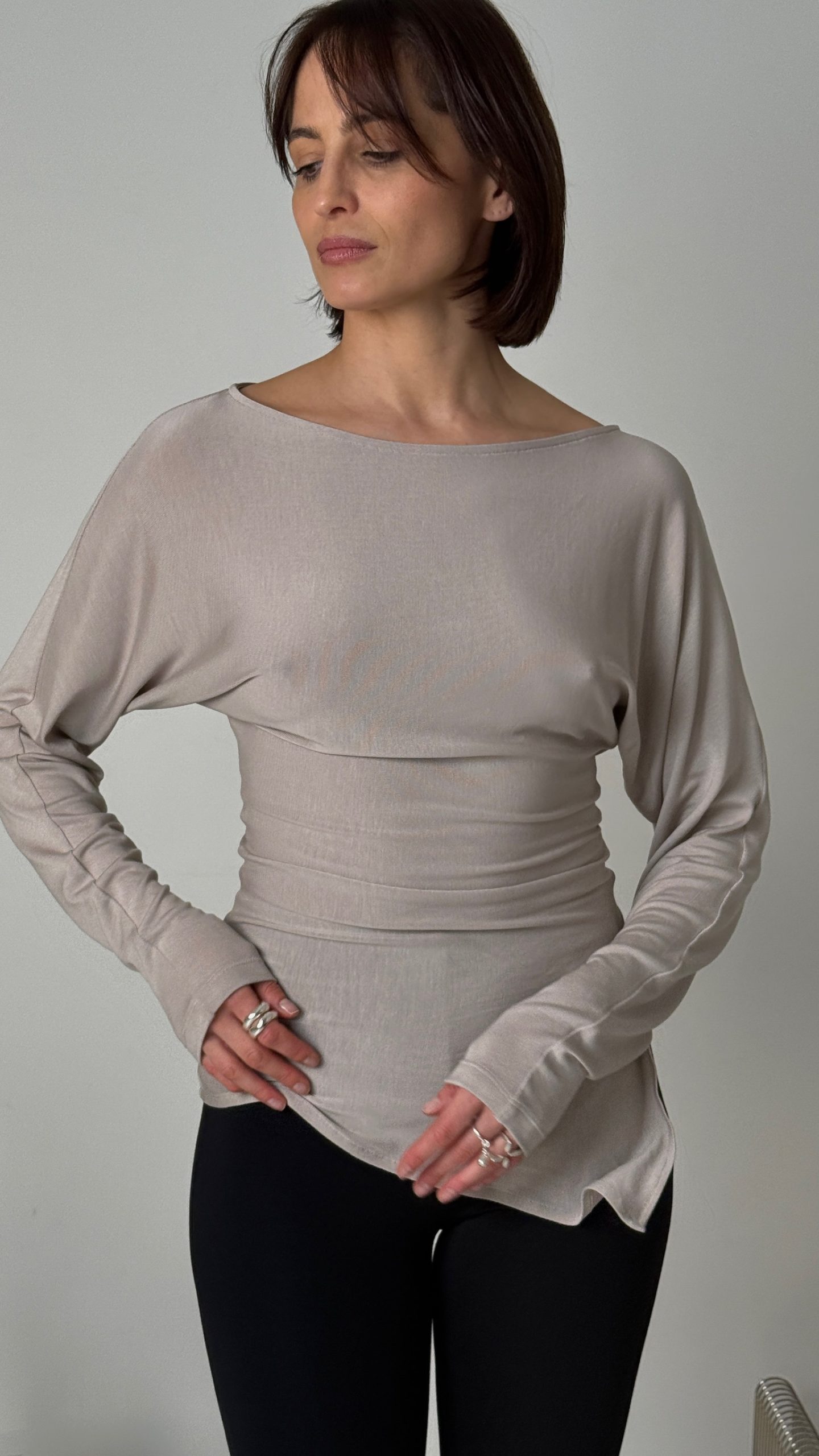 Bluzka fly z rozcięciami z dzianiny beżowa