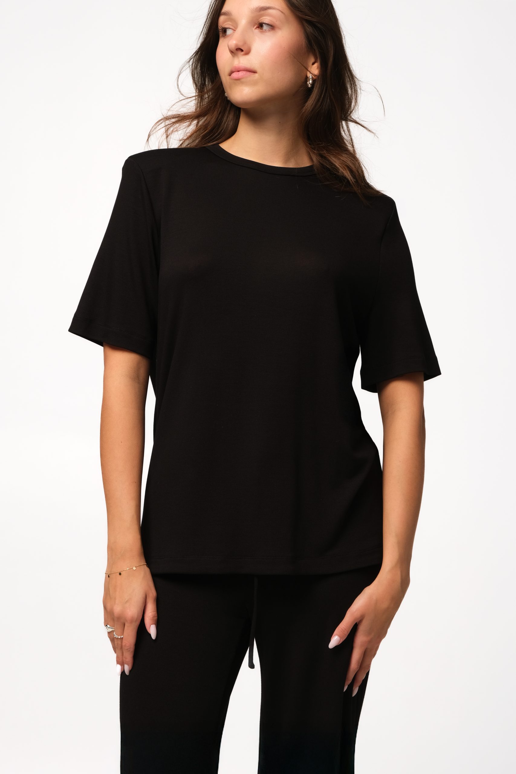 T-shirt z poduszkami czarny