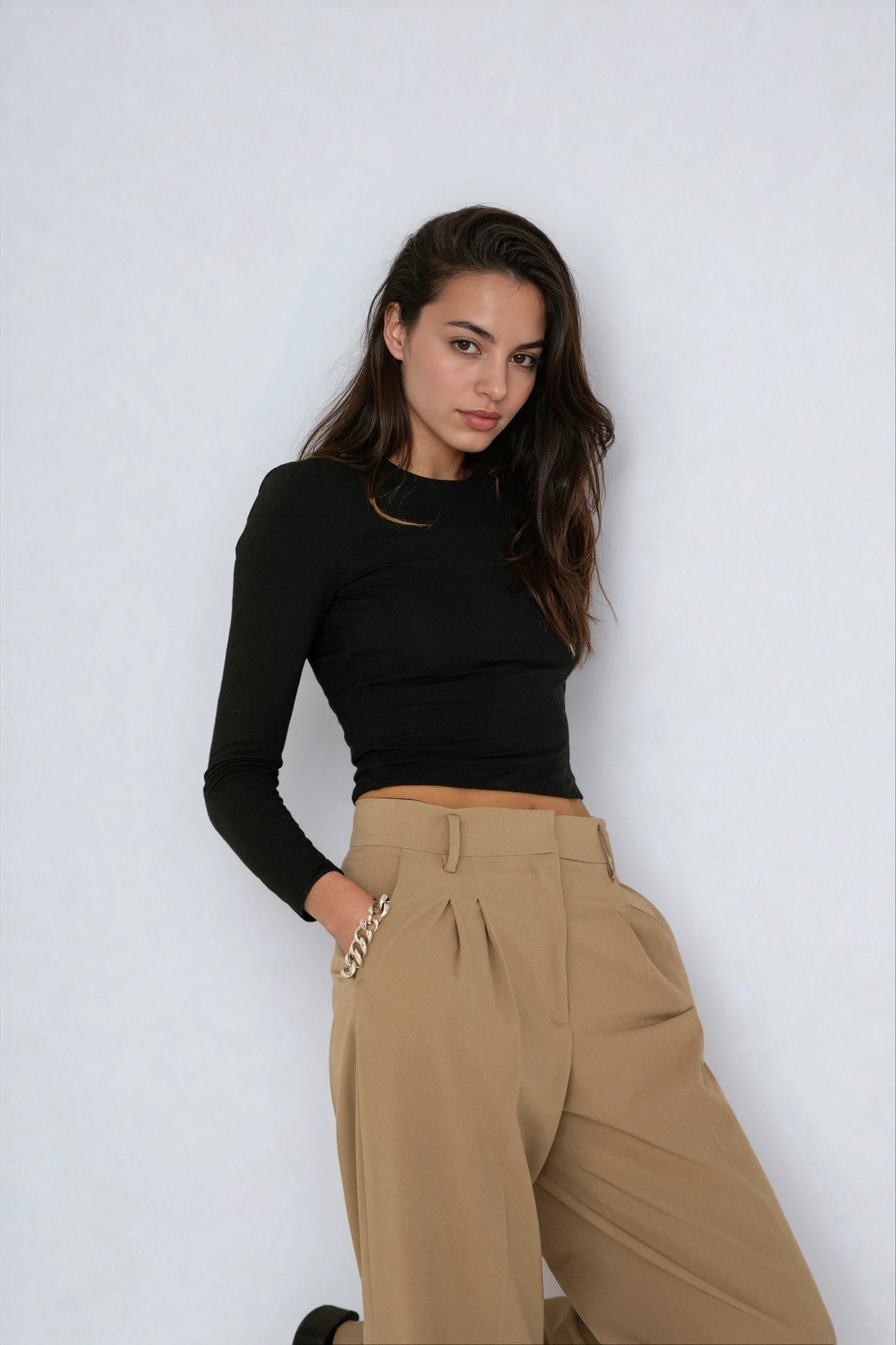 Crop Top z dzianiny czarny - obrazek 2