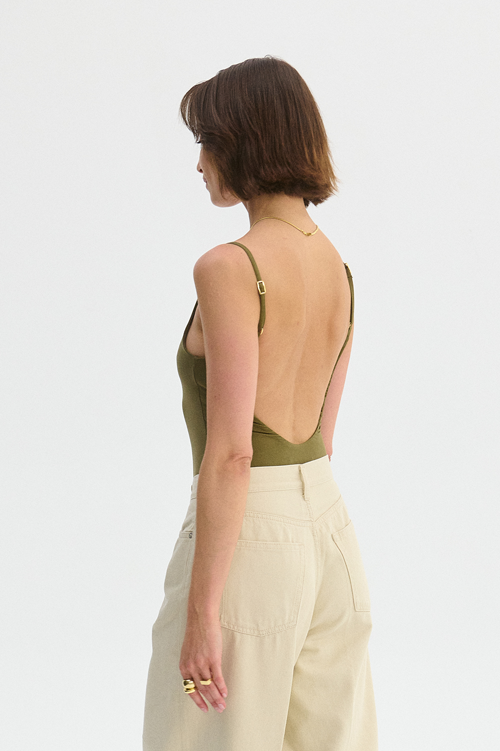 Body z regulowanymi ramiączkami olive