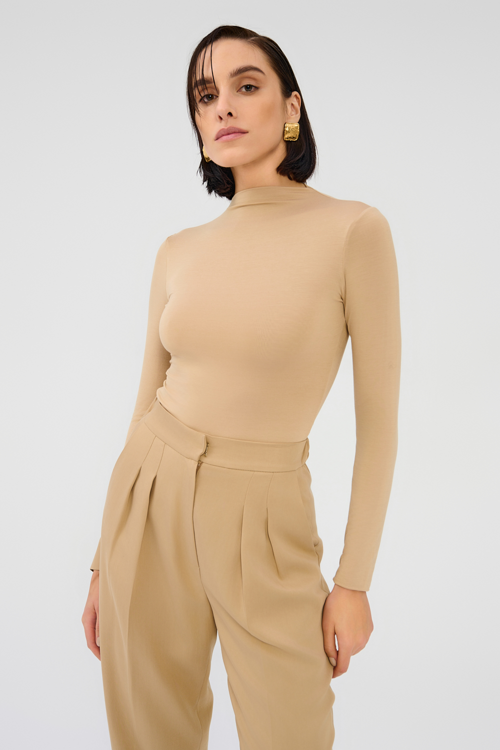 Body z mini golfem beżowe - obrazek 2
